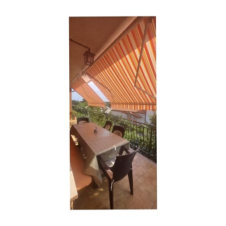 Apartman Dino Roč Buitenkant foto