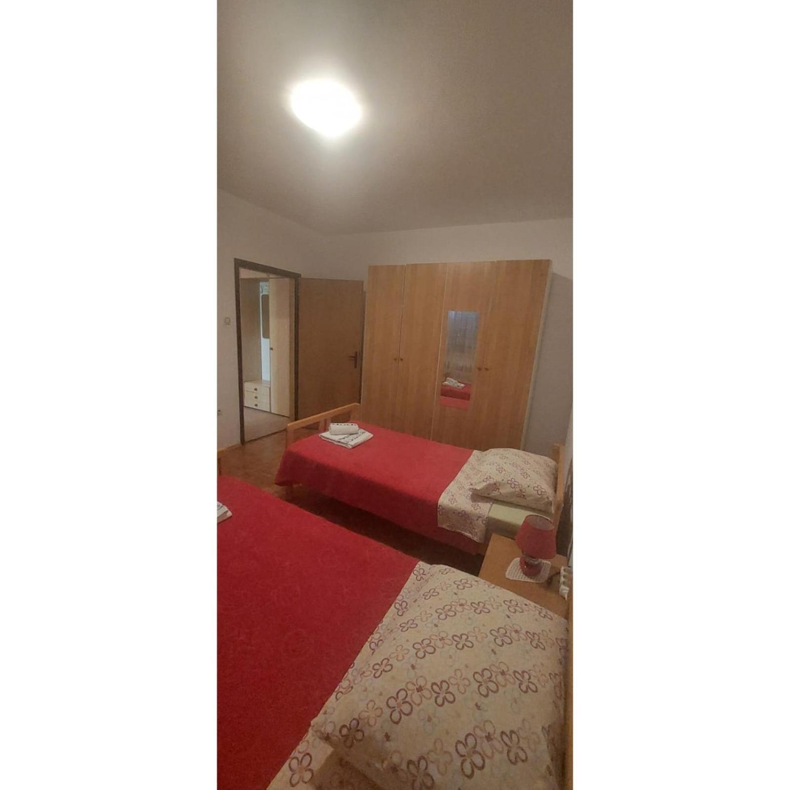 Apartman Dino Roč Buitenkant foto